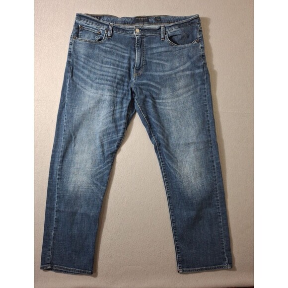 Lucky Brand Jeans Mens 38X30 221 Straight Blue Denim 5 Pocket Whiskered - Picture 1 of 12